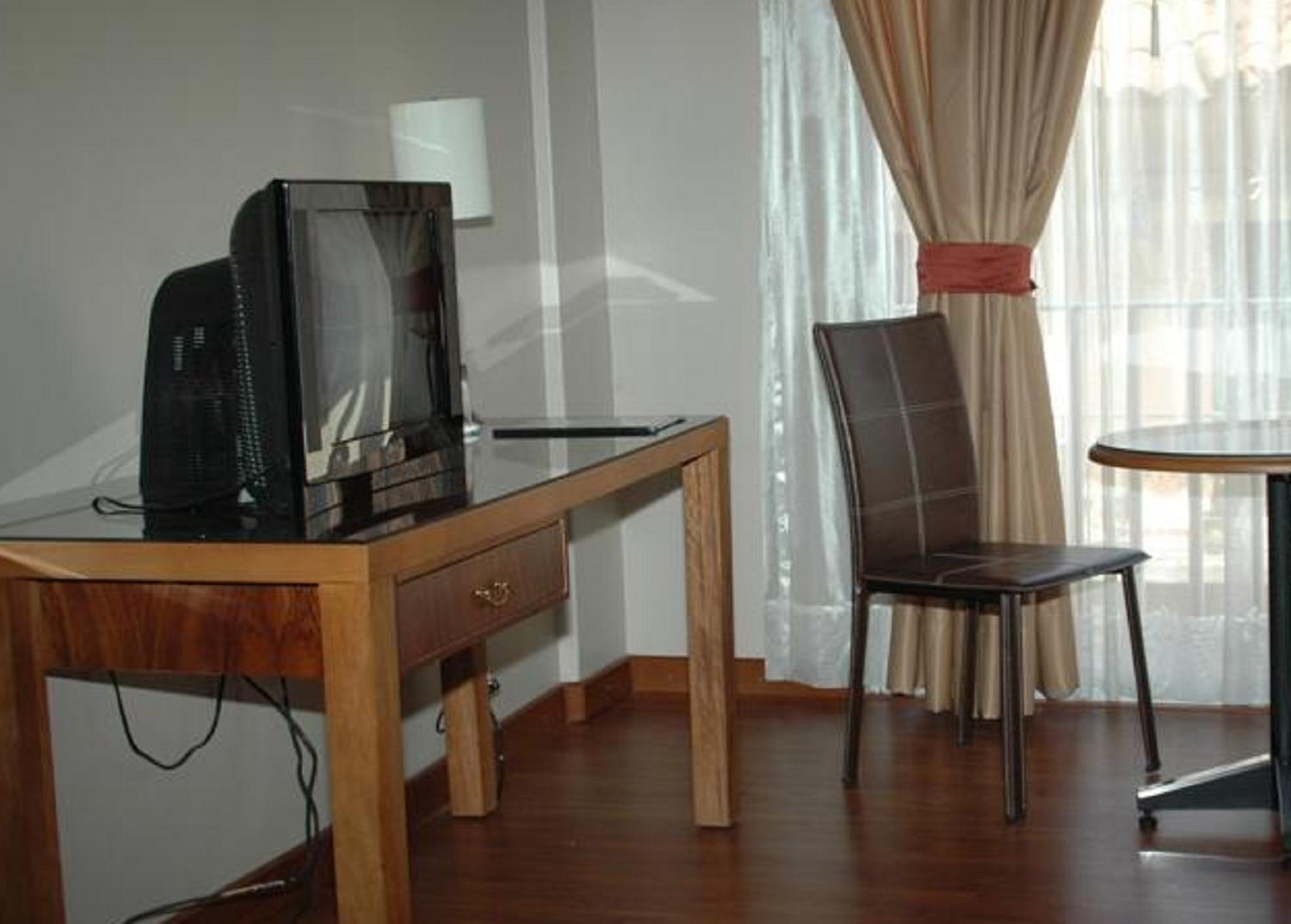 Hotel Santa Monica Куенка Екстериор снимка