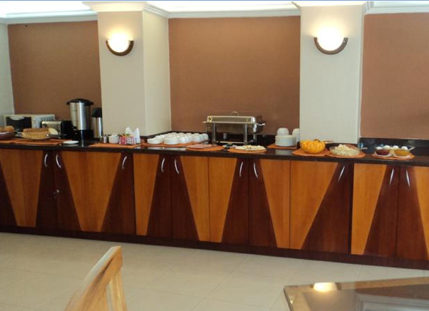 Hotel Santa Monica Куенка Екстериор снимка