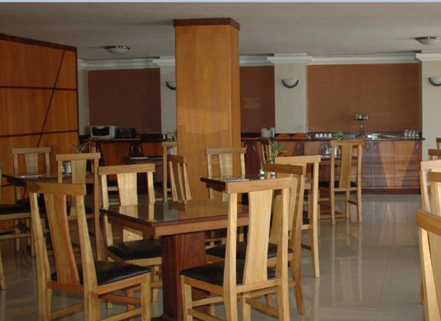 Hotel Santa Monica Куенка Екстериор снимка