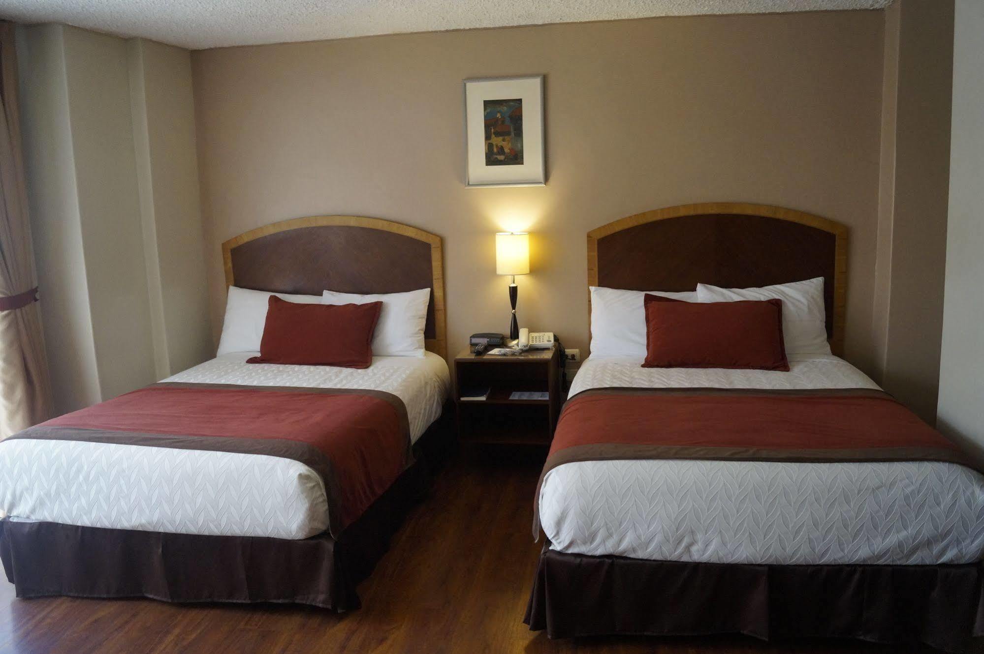 Hotel Santa Monica Куенка Екстериор снимка